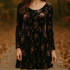 Floral Velvet Scoopneck Long Sleeve Mini Dress L